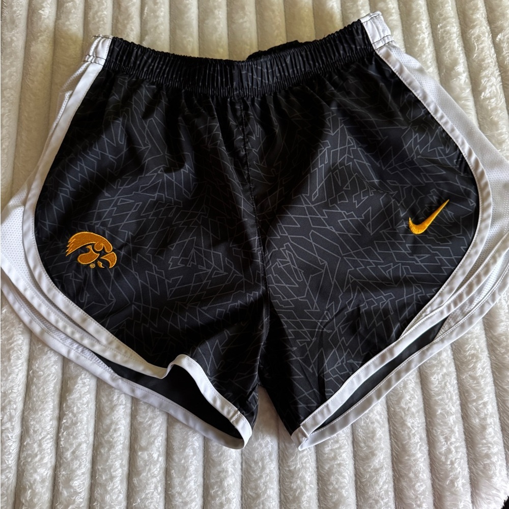 Nike‎ Women's Black Iowa Hawkeyes Dri Fit Shorts Size Small